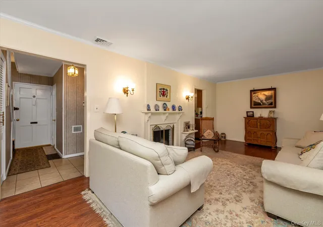 5th image of 148 Princeton St, North Hempstead, NY 11577 | MLS# 992598