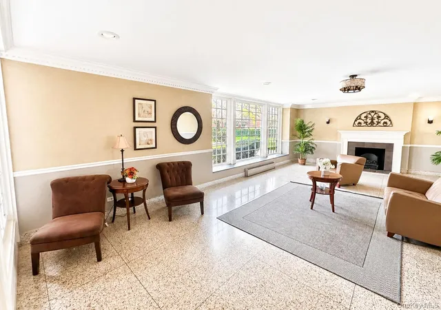 3rd image of 15115 84Th St, New York, NY 11414