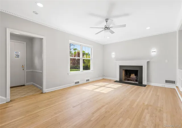 2nd image of 21 Keogh Ln, New Rochelle, NY 10805 | MLS# 992613