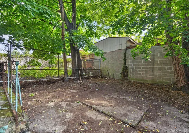 Listing Photo 4 - Condo for sale in building located at 2048 E 53rd Pl, Brooklyn, NY 11234