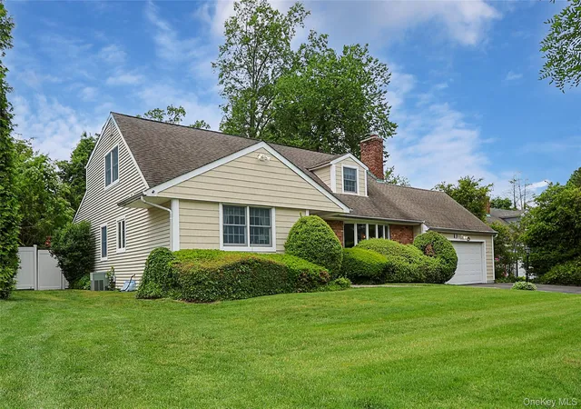 2nd image of 30 Todd Dr E, Oyster Bay, NY 11545 | MLS# 992632
