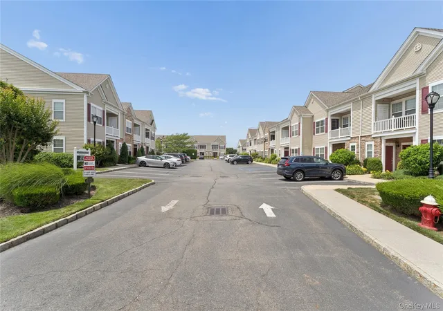 2nd image of 17 Strangford Ct #109, Oceanside, NY 11572 | MLS# 992654