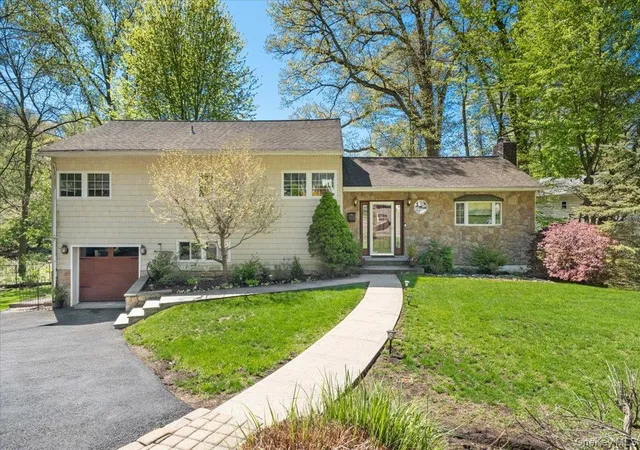 3rd image of 3 Markwood Pl, Ardsley, NY 10502 | MLS# 992683