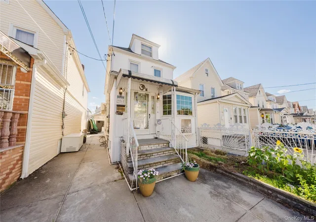 Photo 1 of Single family home for sale at 90 62 202nd Street, Hollis, NY 11423 | MLS# 992692 | Listing updated on 2026-07-06