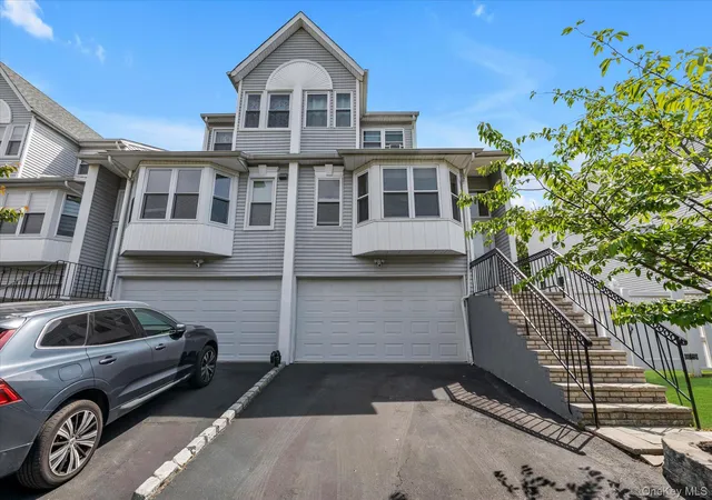 21st image of 7 Eastern Dr, New Hyde Park, NY 11040 | MLS# 992699