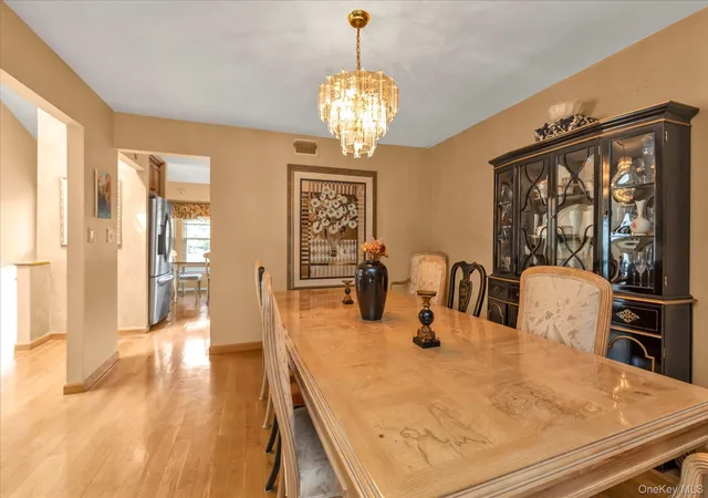 5th image of 7 Eastern Dr, New Hyde Park, NY 11040 | MLS# 992699