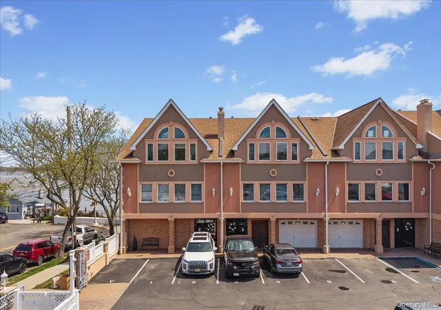 3rd image of 852 Dean Ave, New York, NY 10465