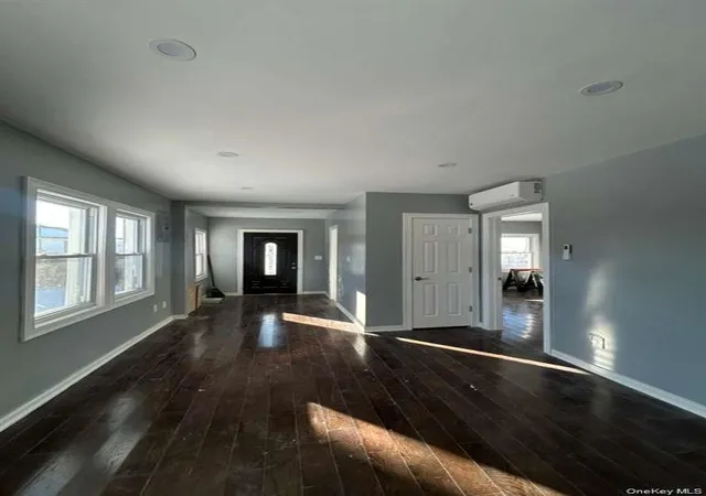 15th image of 534 Beach 43rd St, Far Rockaway, NY 11691 | MLS# 992757
