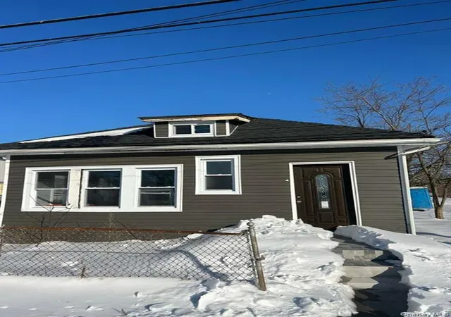 2nd image of 534 Beach 43rd St, Far Rockaway, NY 11691 | MLS# 992757
