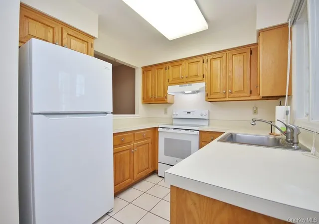 3rd image of 607 Chestnut Dr, Southeast, NY 10512 | MLS# 992764