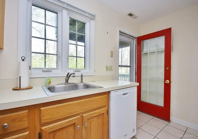 4th image of 607 Chestnut Dr, Southeast, NY 10512 | MLS# 992764