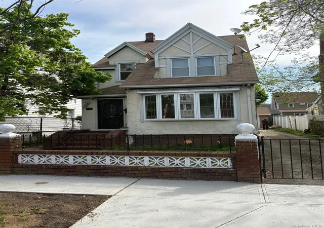 Photo 3 of Sale Pending at 115 57 196th Street, Saint Albans, NY 11412 | MLS# 992769 | Listing updated on 2026-08-18