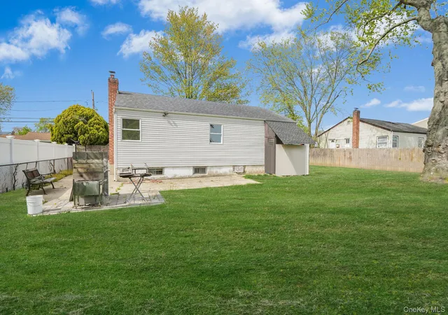3rd image of 78 Wilson St, Brentwood, NY 11717 | MLS# 992771