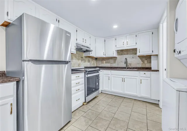 3rd image of 44 Somerset Rd, Brookhaven, NY 11778 | MLS# 992791