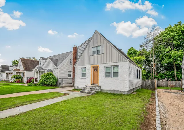 2nd image of 175 Dorchester Rd, Garden City, NY 11530 | MLS# 992806