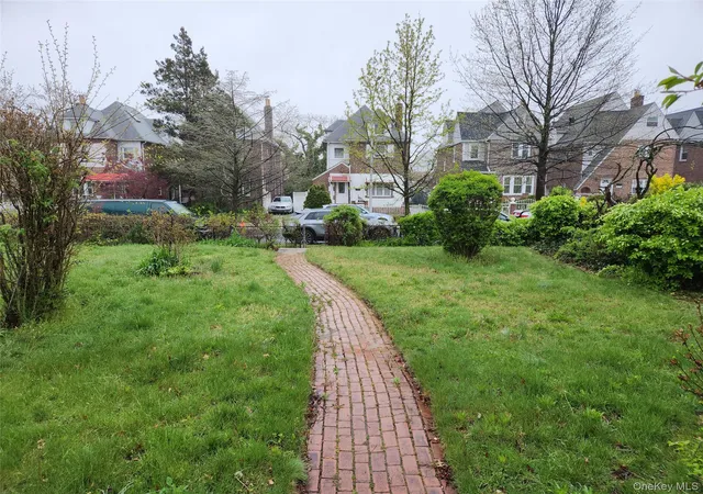 4th image of 13304 226Th St, Springfield Gardens, NY 11413 | MLS# 992819