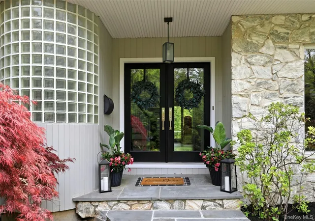 4th image of 4 Cross Ln, Oyster Bay, NY 11545 | MLS# 992824
