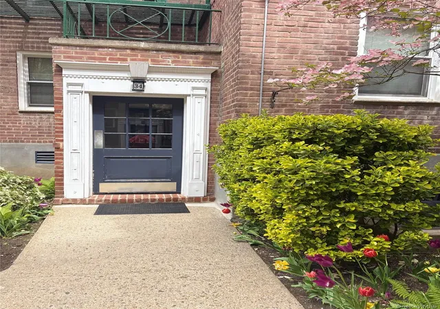 Photo 3 of Sale Pending at 34 Cathedral Ave #6A, Hempstead, NY 11550 | MLS# 992842 | Listing updated on 2026-07-07