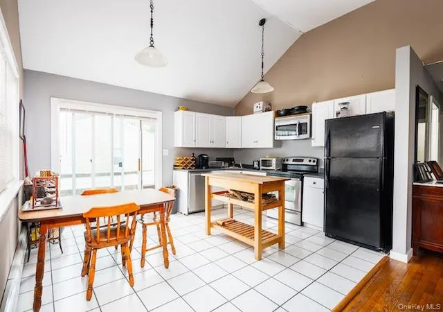 5th image of 148 Wavecrest Dr, Mastic Beach, NY 11951 | MLS# 992873