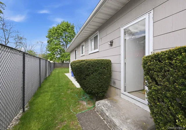 5th image of 117 Woodside Ave, Hempstead, NY 11520 | MLS# 992881