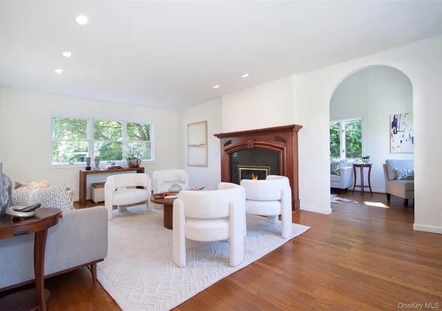 4th image of 32 Stellar Pl, Pelham, NY 10803 | MLS# 992887