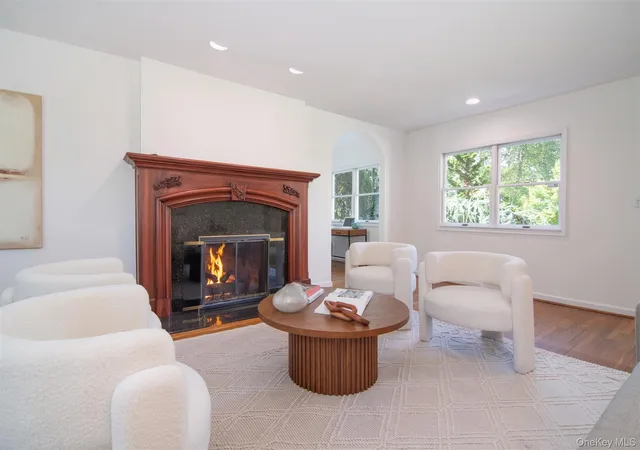 5th image of 32 Stellar Pl, Pelham, NY 10803 | MLS# 992887
