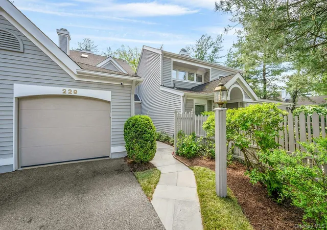 1st image of 229 Boulder Ridge Rd, Scarsdale, NY 10583 | MLS# 992893