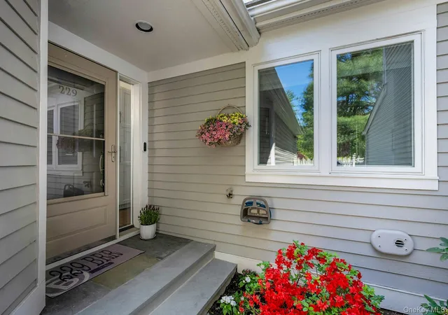 3rd image of 229 Boulder Ridge Rd, Scarsdale, NY 10583 | MLS# 992893