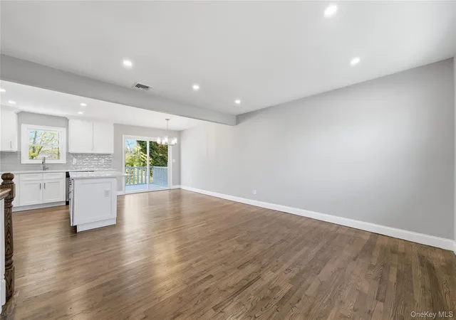 Photo 4 of Sale Pending at 49 Sandy Holw Dr, Smithtown, NY 11787 | MLS# 992899 | Listing updated on 2026-08-25