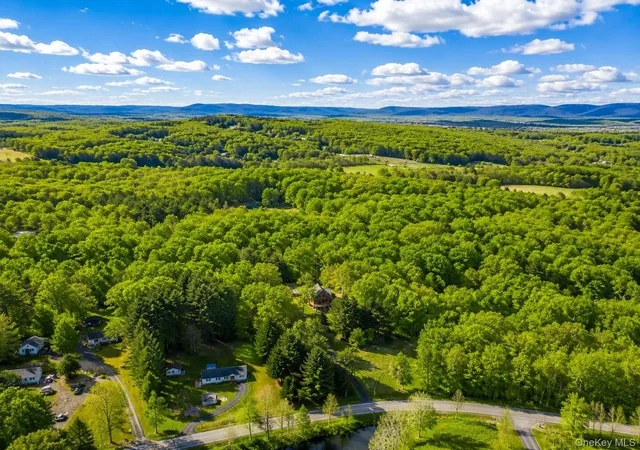 Photo 3 of Single family home for sale at 252 Crum Elbow Rd, Hyde Park, NY 12538 | MLS# 992909 | Listing updated on 2026-06-08