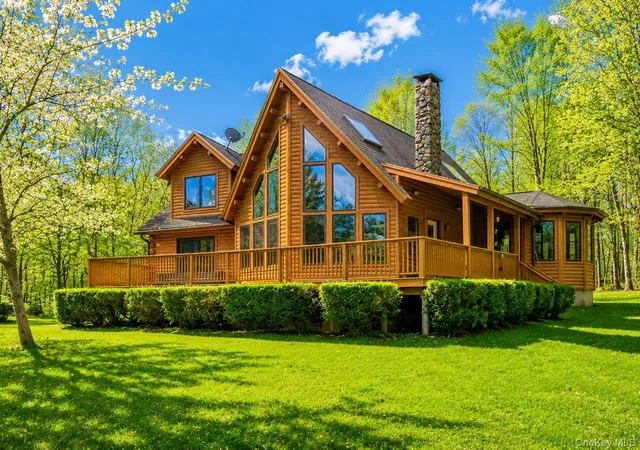 1st image of 252 Crum Elbow Rd, Hyde Park, NY 12538 | MLS# 992909
