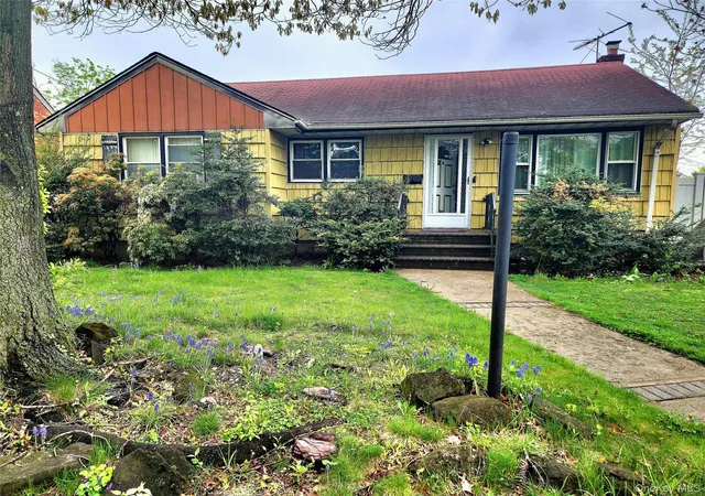 Homes for sale in Hempstead, NY | 301 Pennsylvania Ave, Hempstead, NY 11575 | MLS# 992928