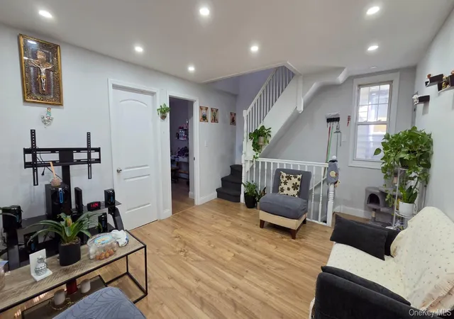 Photo 3 of Sale Pending at 811 E 8th Street, Brooklyn, NY 11230 | MLS# 992945 | Listing updated on 2026-06-10