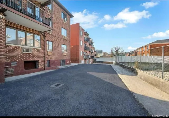 2nd image of 46 12 161st St #1D, Flushing, NY 11358 | MLS# 992957