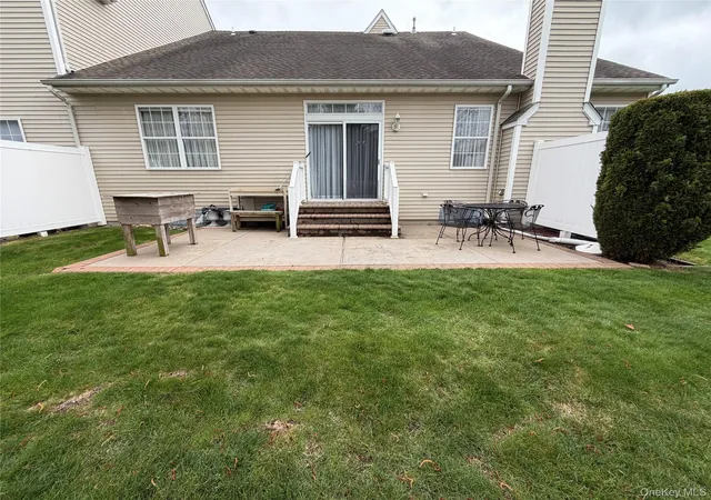 Photo 3 of Condo for sale at 19 Meadow Pond Cir, Brookhaven, NY 11764 | MLS# 992964 | Listing updated on 2026-09-29