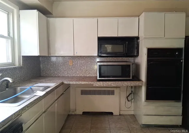 Photo 3 of Sale Pending at 3247 Hone Ave, New York, NY 10469 | MLS# 992972 | Listing updated on 2026-08-06