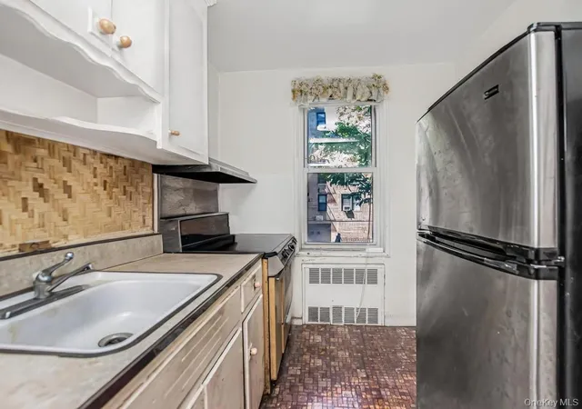 Photo 3 of Sale Pending at 3305 92nd Street #1B, New York, NY 11372 | MLS# 992974 | Listing updated on 2026-08-19