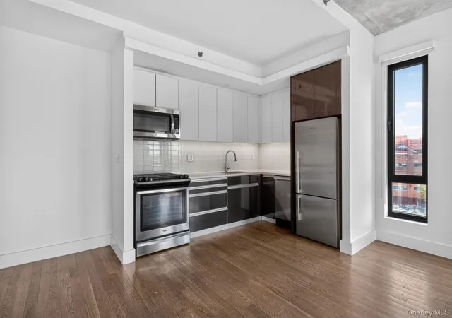 4th image of 225 E 138Th St #PH2, Bronx, NY 10451 | MLS# 993010