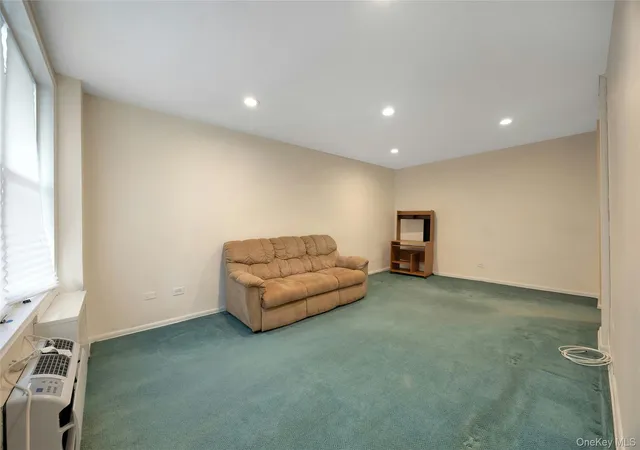 5th image of 34-43 60Th St, New York, NY 11377