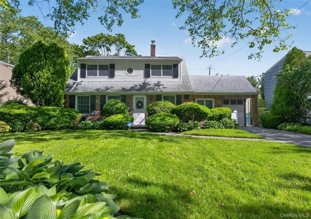 2nd image of 261 Wright Ave, Carle Place, NY 11514 | MLS# 993020