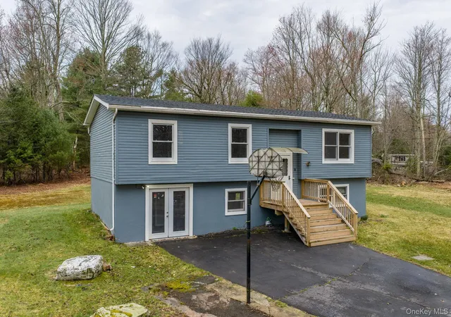 Homes for sale in Thompson, NY | 39 Dingle Daisy Rd, Thompson, NY 12701 | MLS# 993047