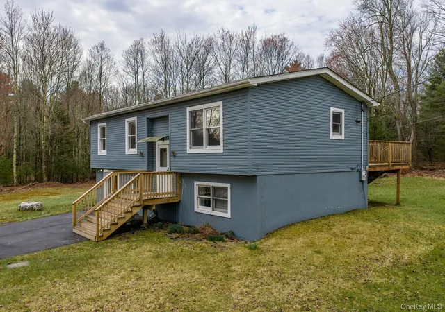 Homes for sale in Thompson, NY | 39 Dingle Daisy Rd, Thompson, NY 12701 | MLS# 993047