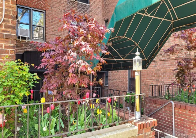 2nd image of 61 Oliver St, New York City, NY 11209