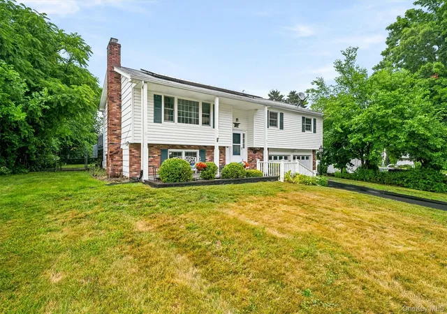 Homes for sale in New Windsor, NY | 32 Clintonwood Dr, New Windsor, NY 12553 | MLS# 993089