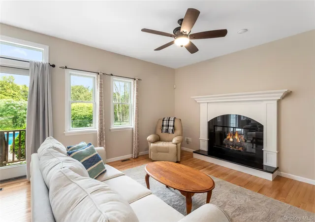 4th image of 56 Lagoon Ct W, Riverhead, NY 11901 | MLS# 993100