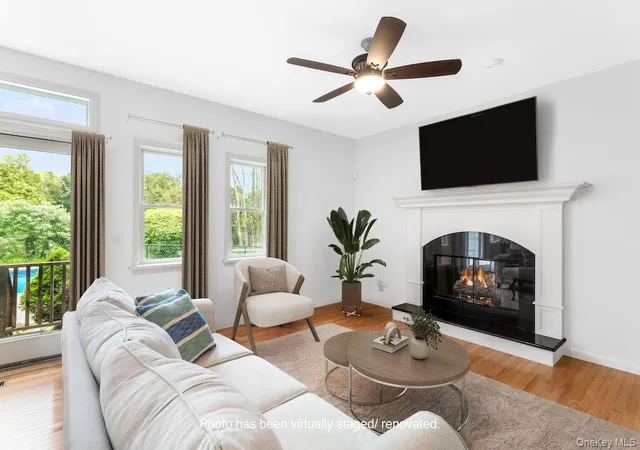 5th image of 56 Lagoon Ct W, Riverhead, NY 11901 | MLS# 993100