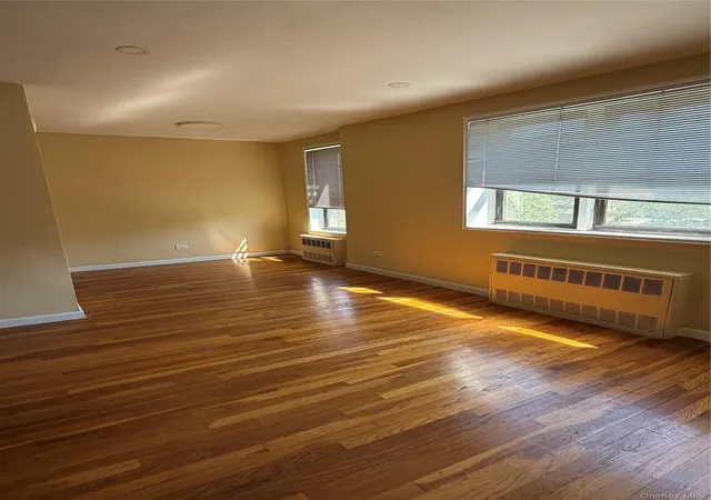 4th image of 8410 153Rd Ave, New York, NY 11414