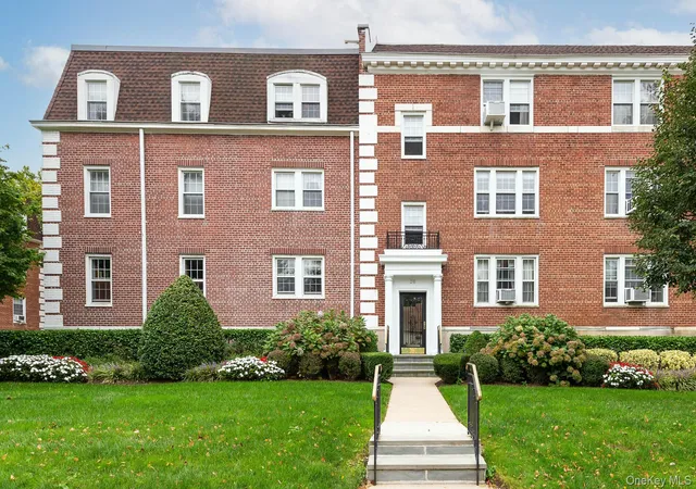 1st image of 26 Hamilton Pl #A2, Hempstead, NY 11530 | MLS# 993123