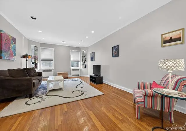 5th image of 26 Hamilton Pl #A2, Hempstead, NY 11530 | MLS# 993123