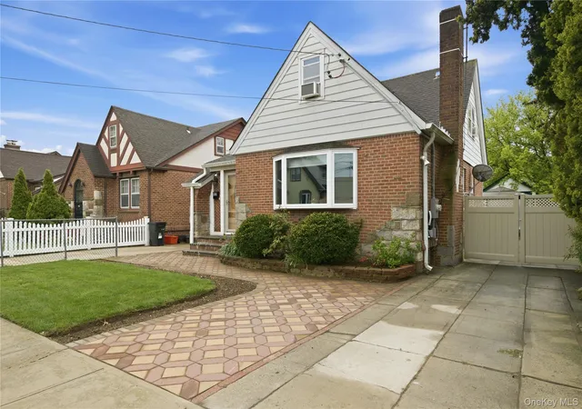 5th image of 969 Gabriel Ave, Hempstead, NY 11010 | MLS# 993124